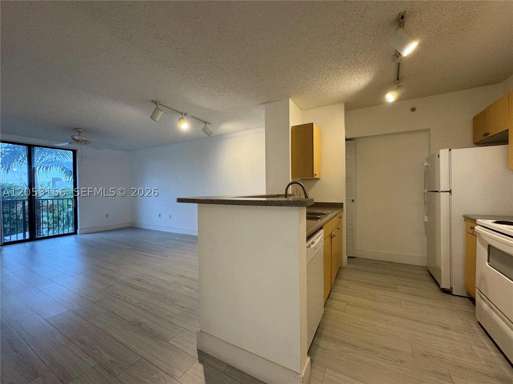 Photo of 1919 Van Buren St #506A, Hollywood, FL 33020 (MLS # A12053156)