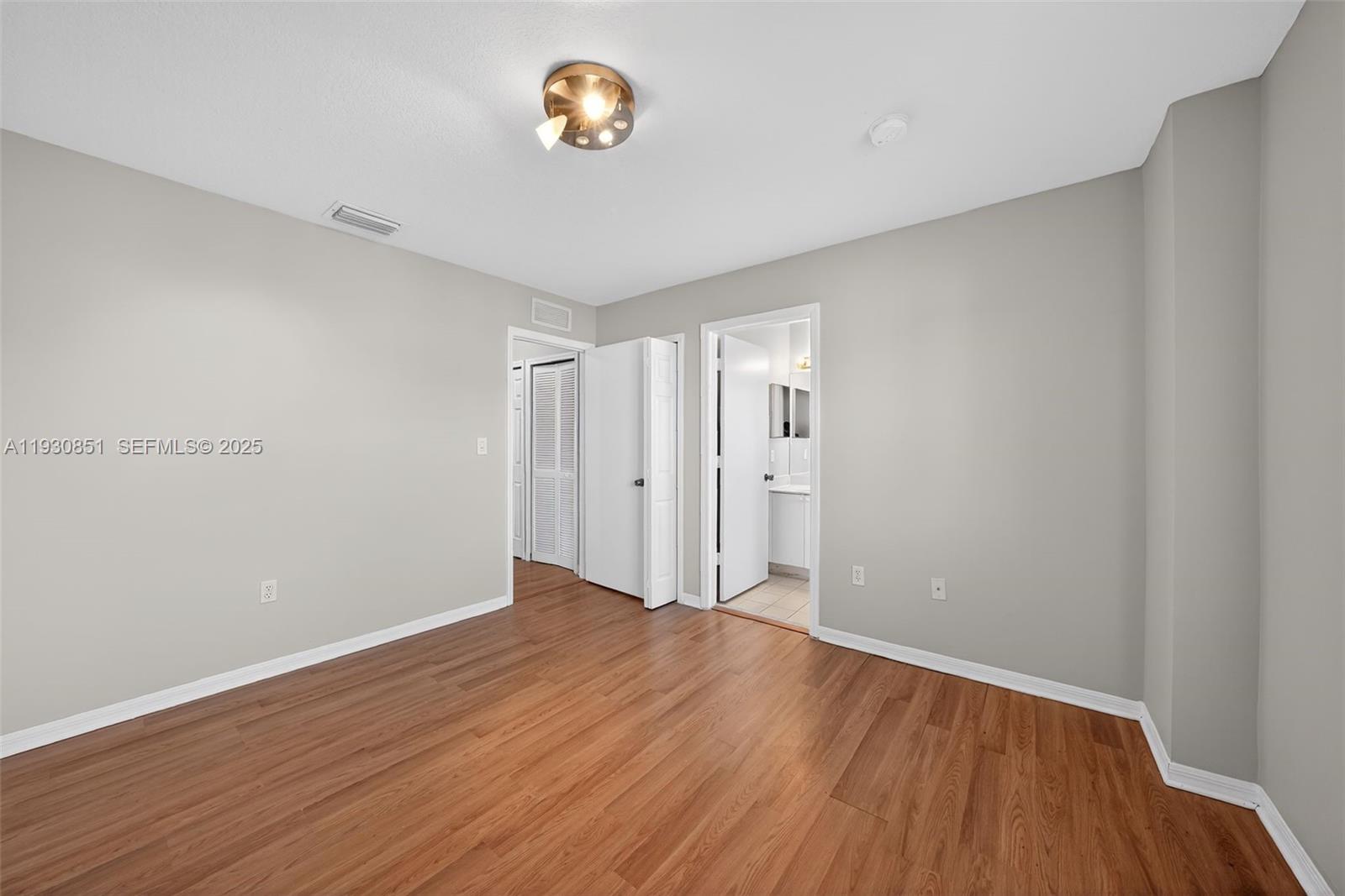 VENETIA GROVE - Residential