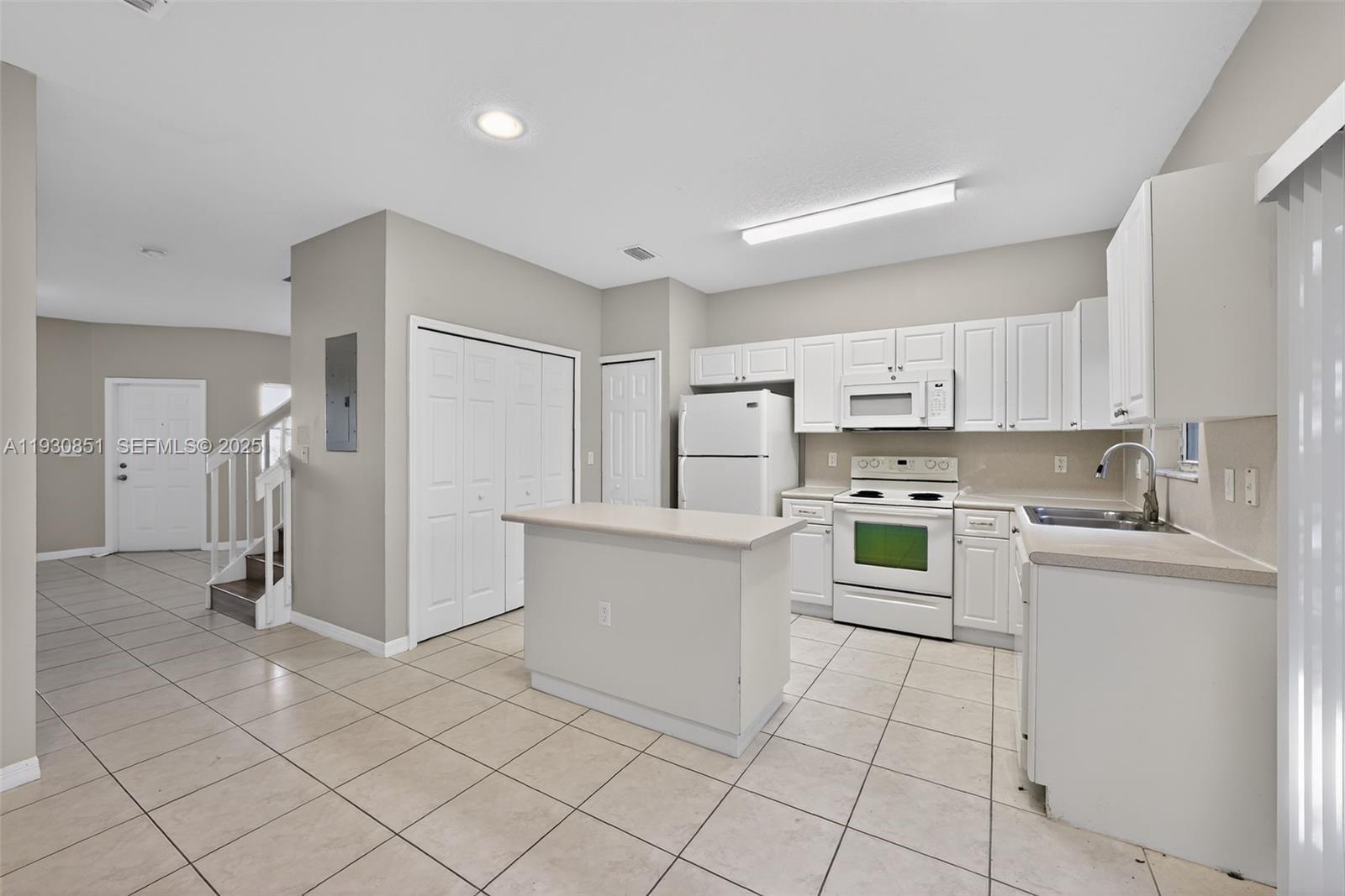 VENETIA GROVE - Residential