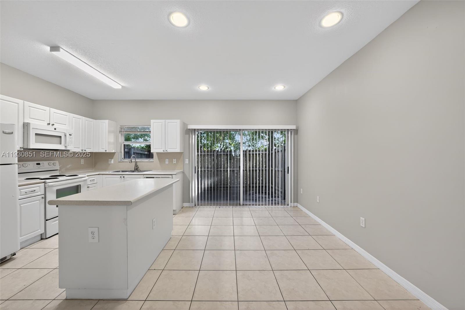 VENETIA GROVE - Residential