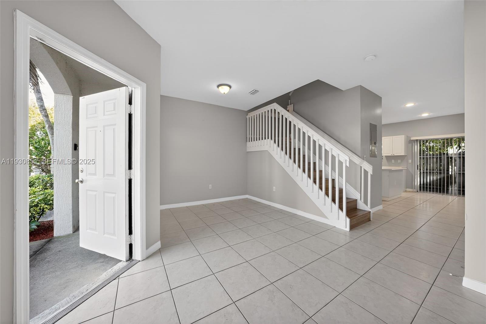 VENETIA GROVE - Residential