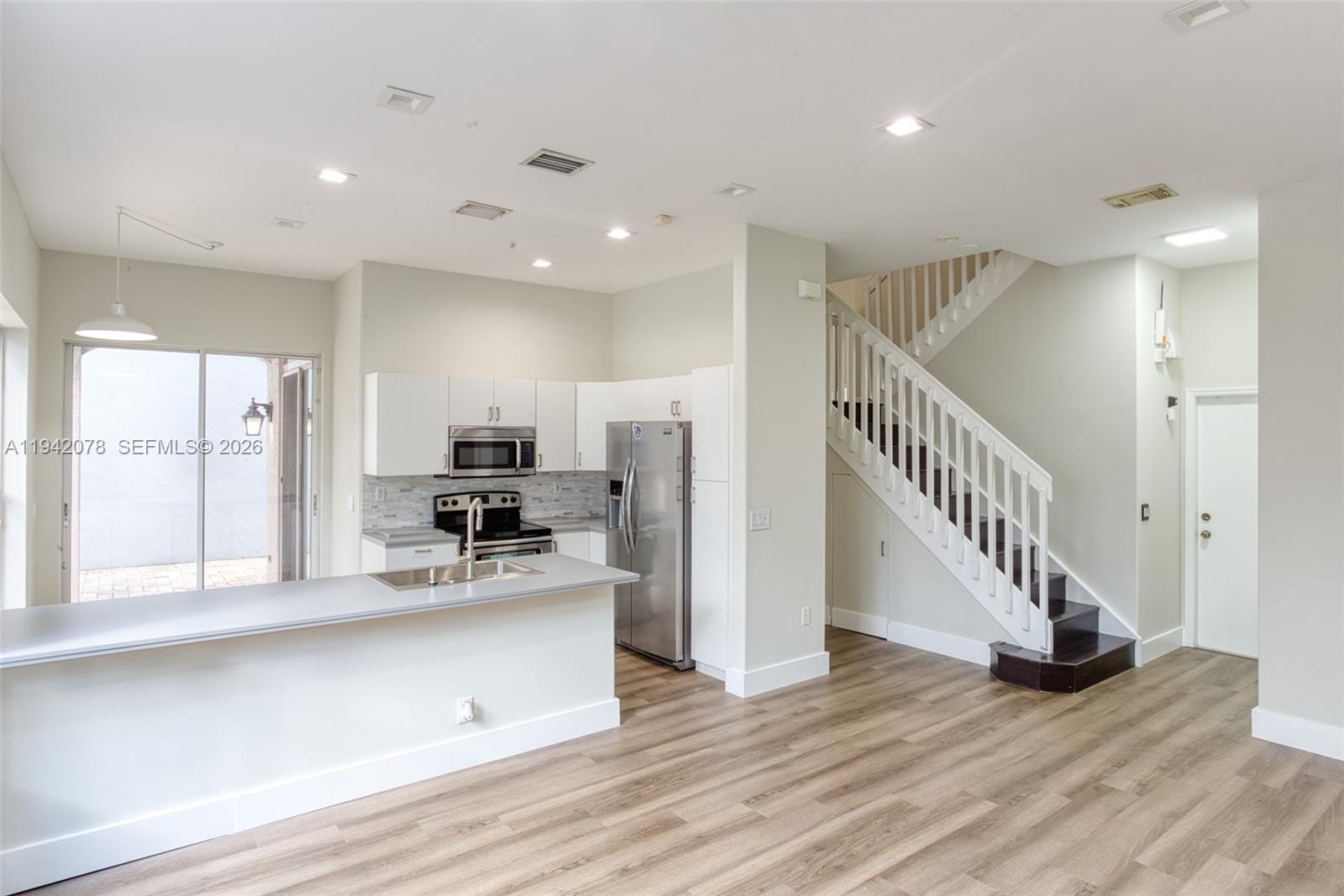 MAPLE RIDGE - Residential Lease