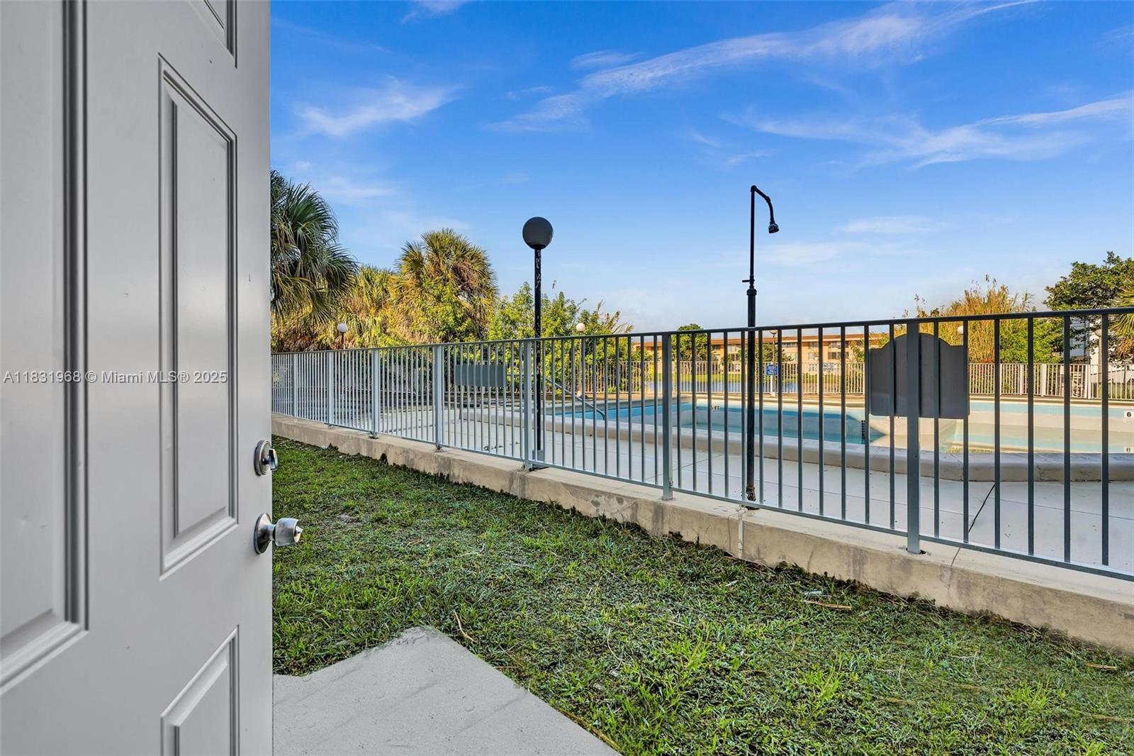 SECOND FORUM CONDO - Residential