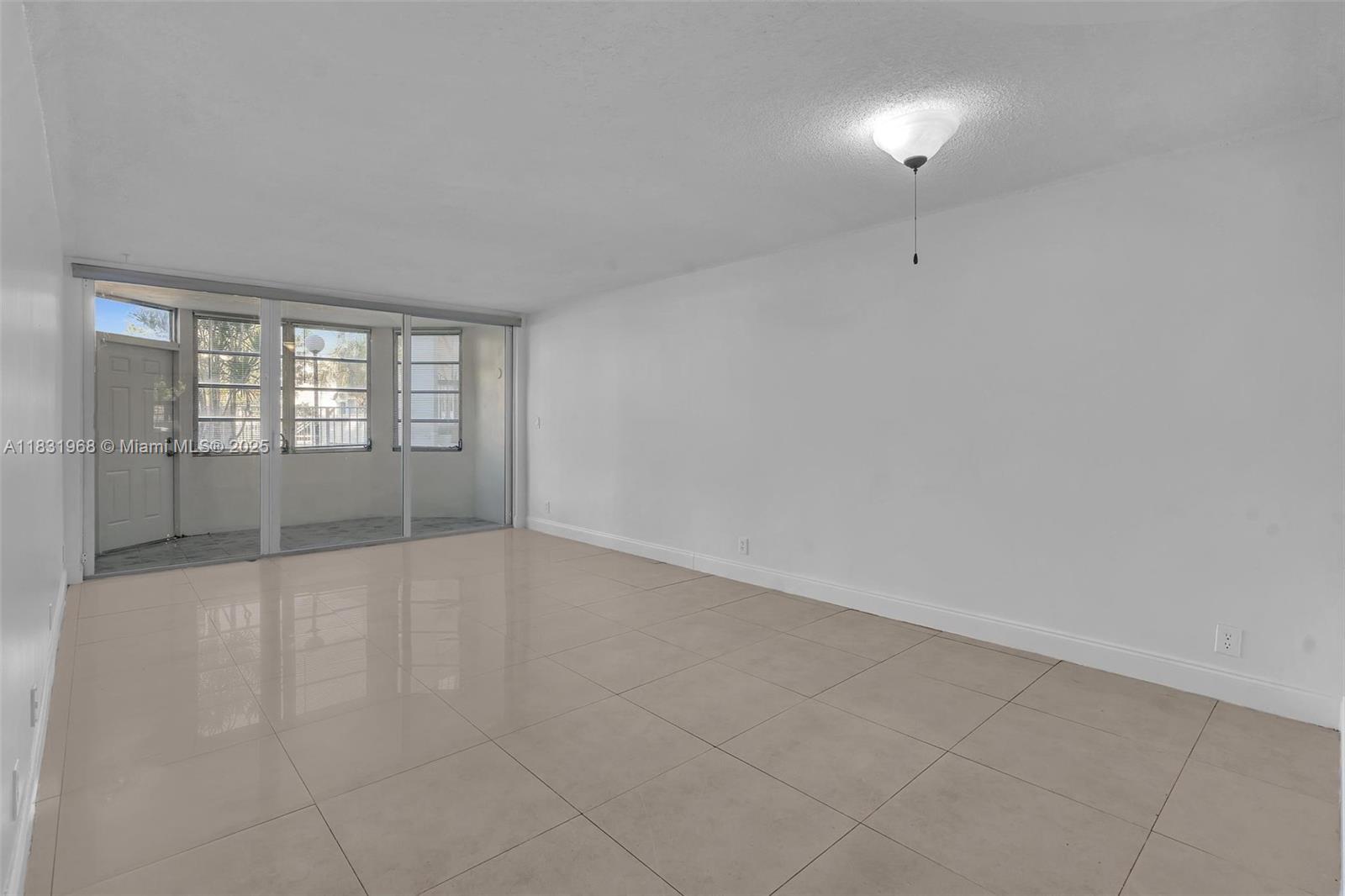 SECOND FORUM CONDO - Residential