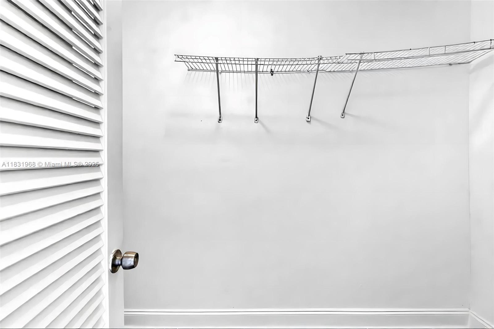 SECOND FORUM CONDO - Residential