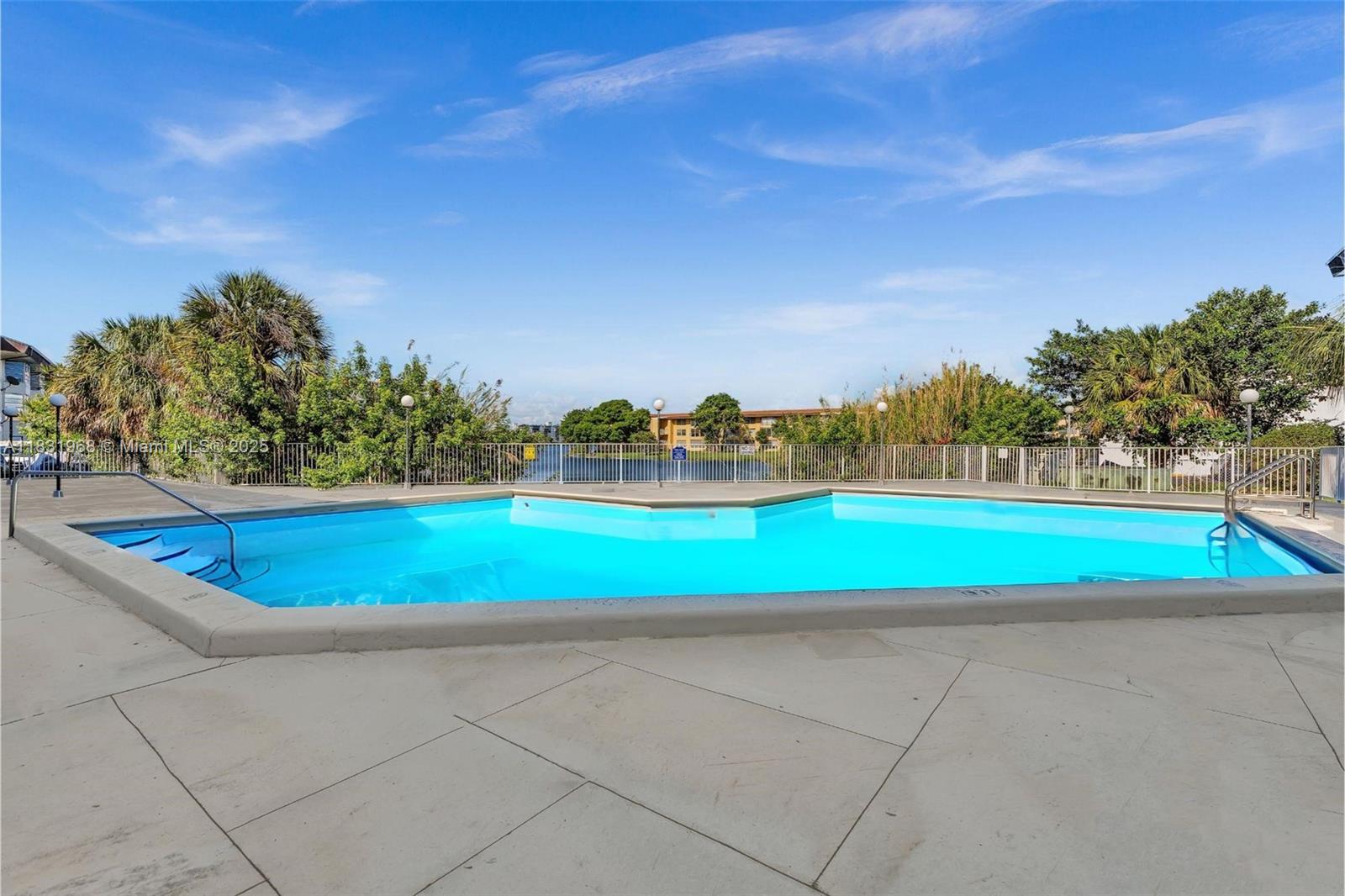 SECOND FORUM CONDO - Residential