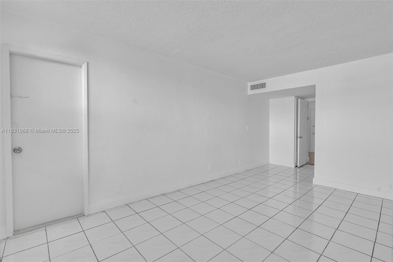 SECOND FORUM CONDO - Residential