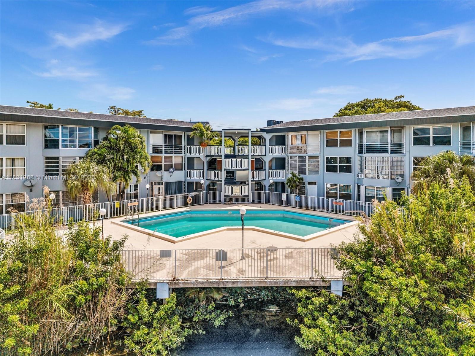 SECOND FORUM CONDO - Residential