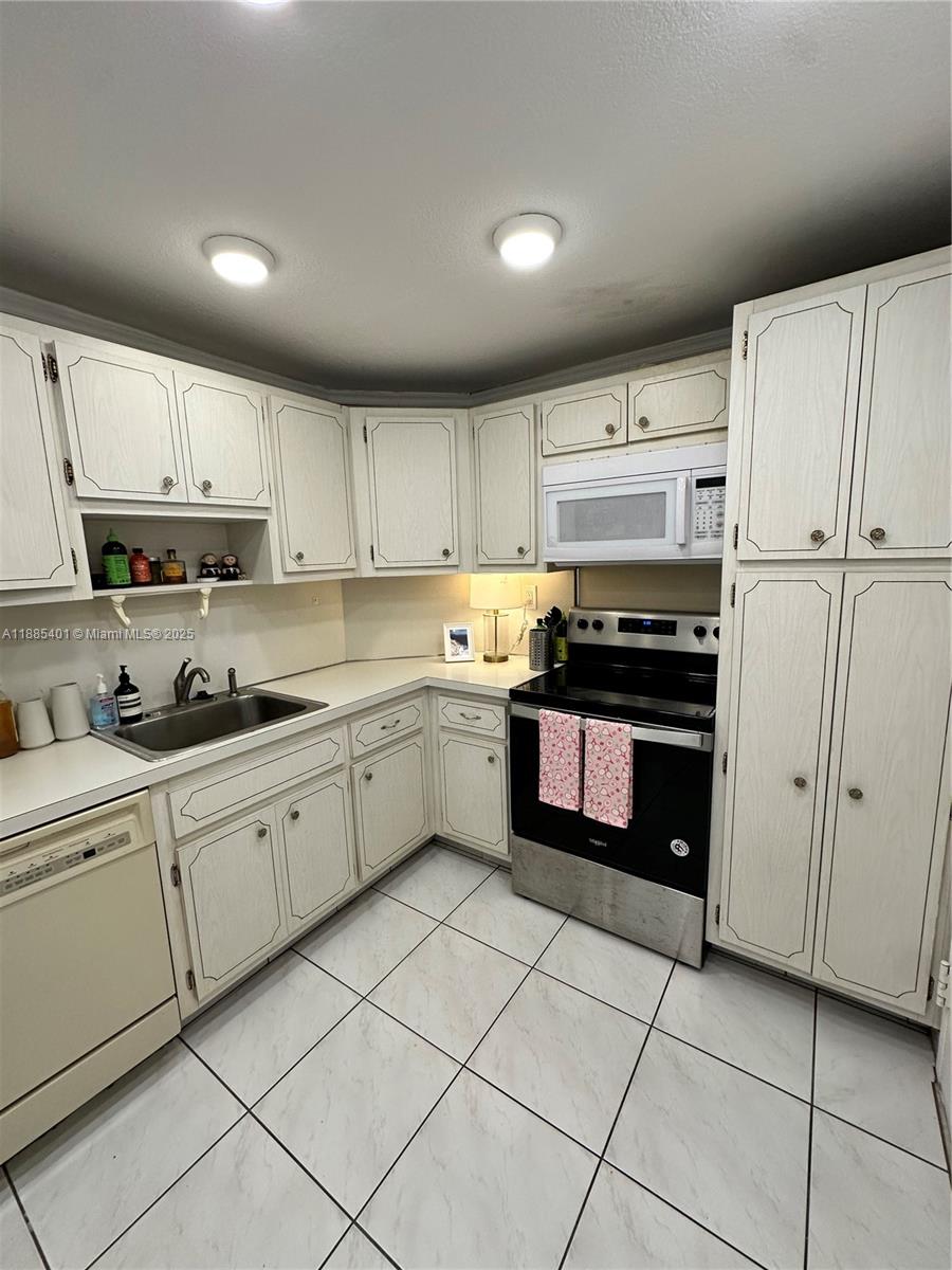 ARLEN HOUSE CONDO - Residential Lease