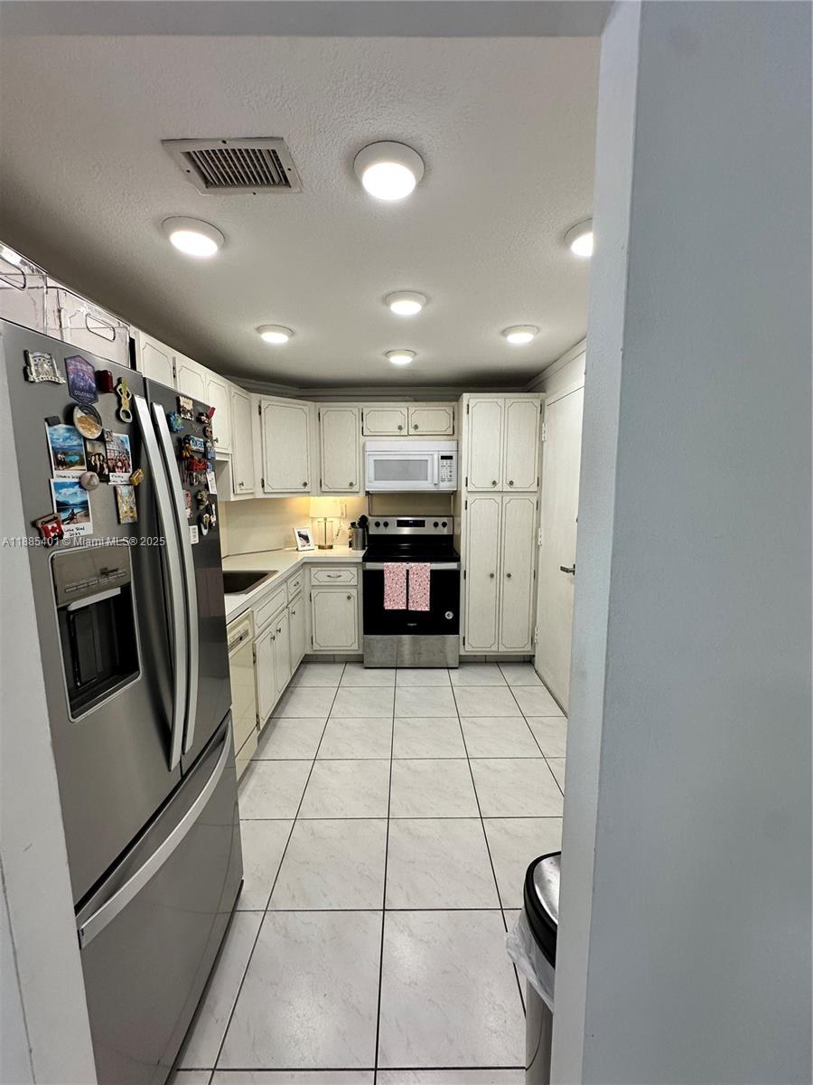 ARLEN HOUSE CONDO - Residential Lease