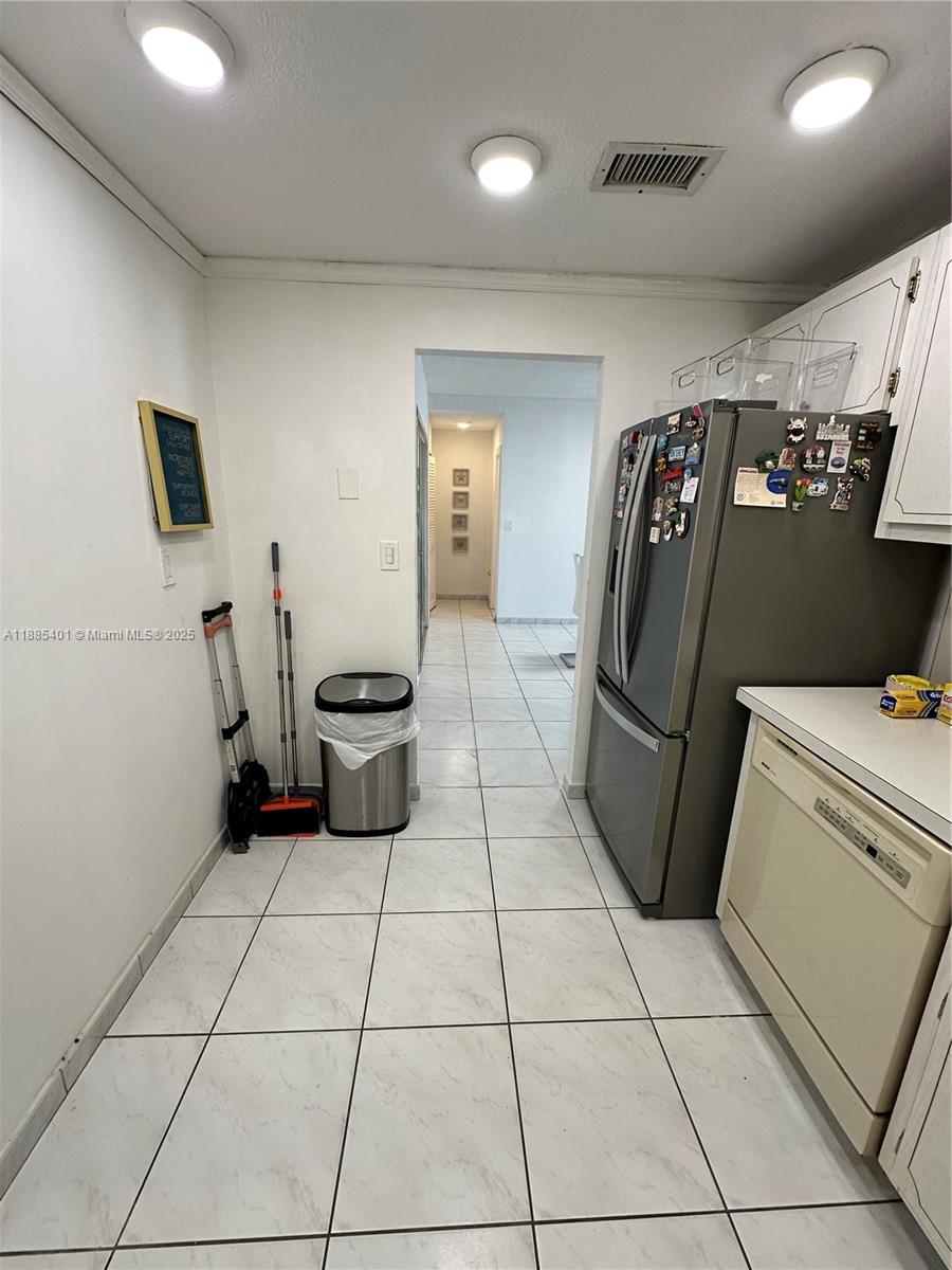 ARLEN HOUSE CONDO - Residential Lease