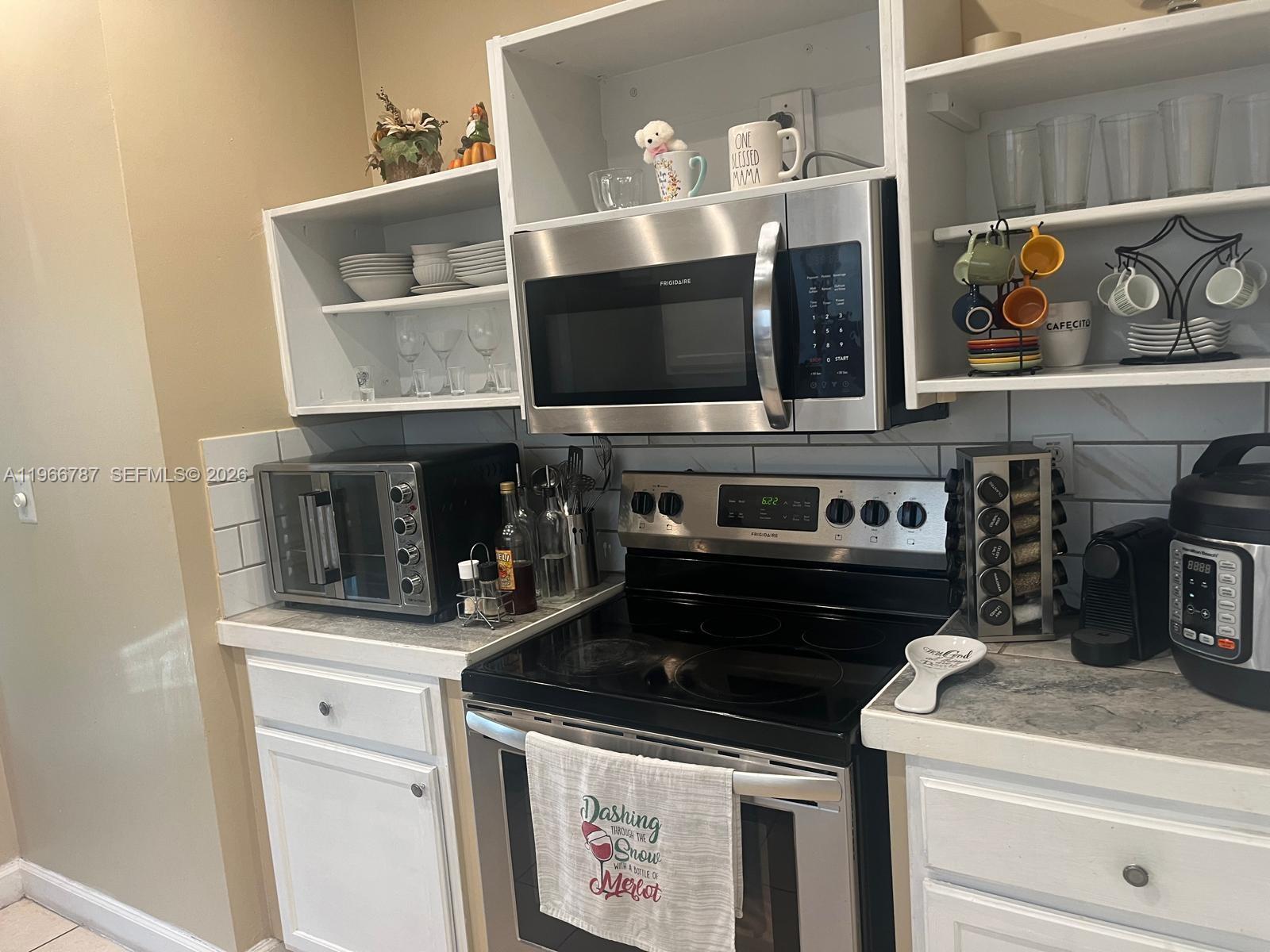 MEGHANS PLACE - Residential