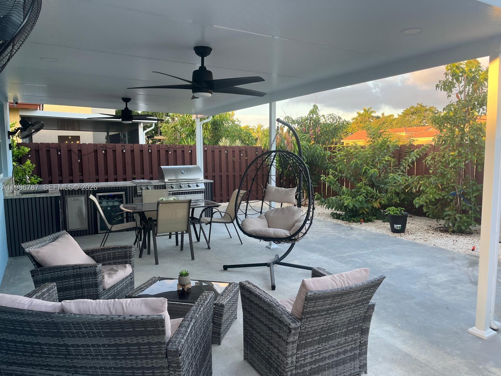 MEGHANS PLACE - Residential