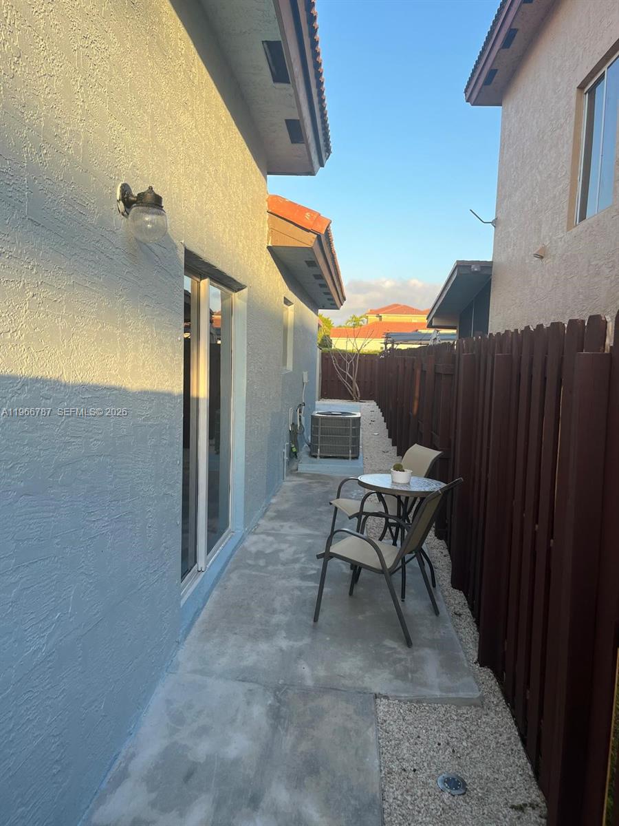 MEGHANS PLACE - Residential