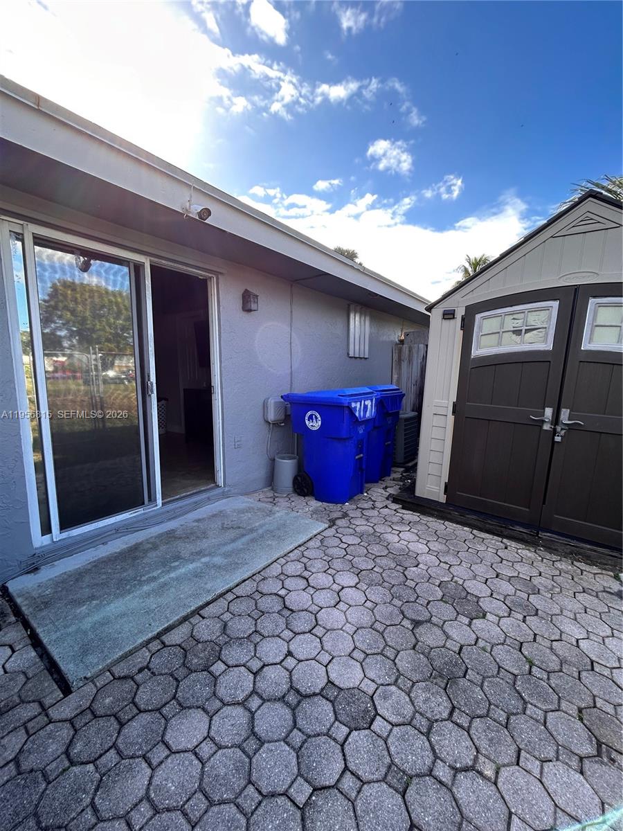 NORTH LAUDERDALE ESTATES - Residential