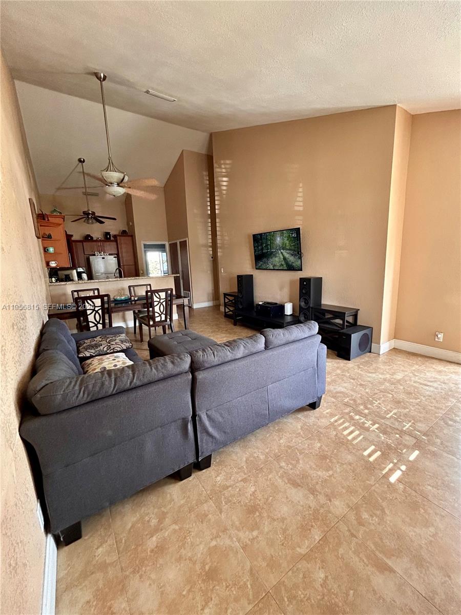 NORTH LAUDERDALE ESTATES - Residential