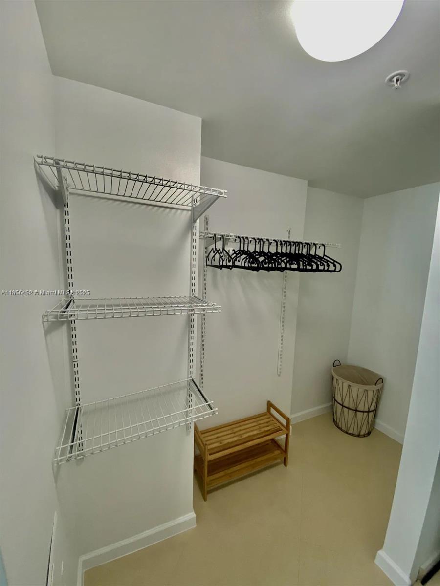 INFINITY AT BRICKELL COND - Residential