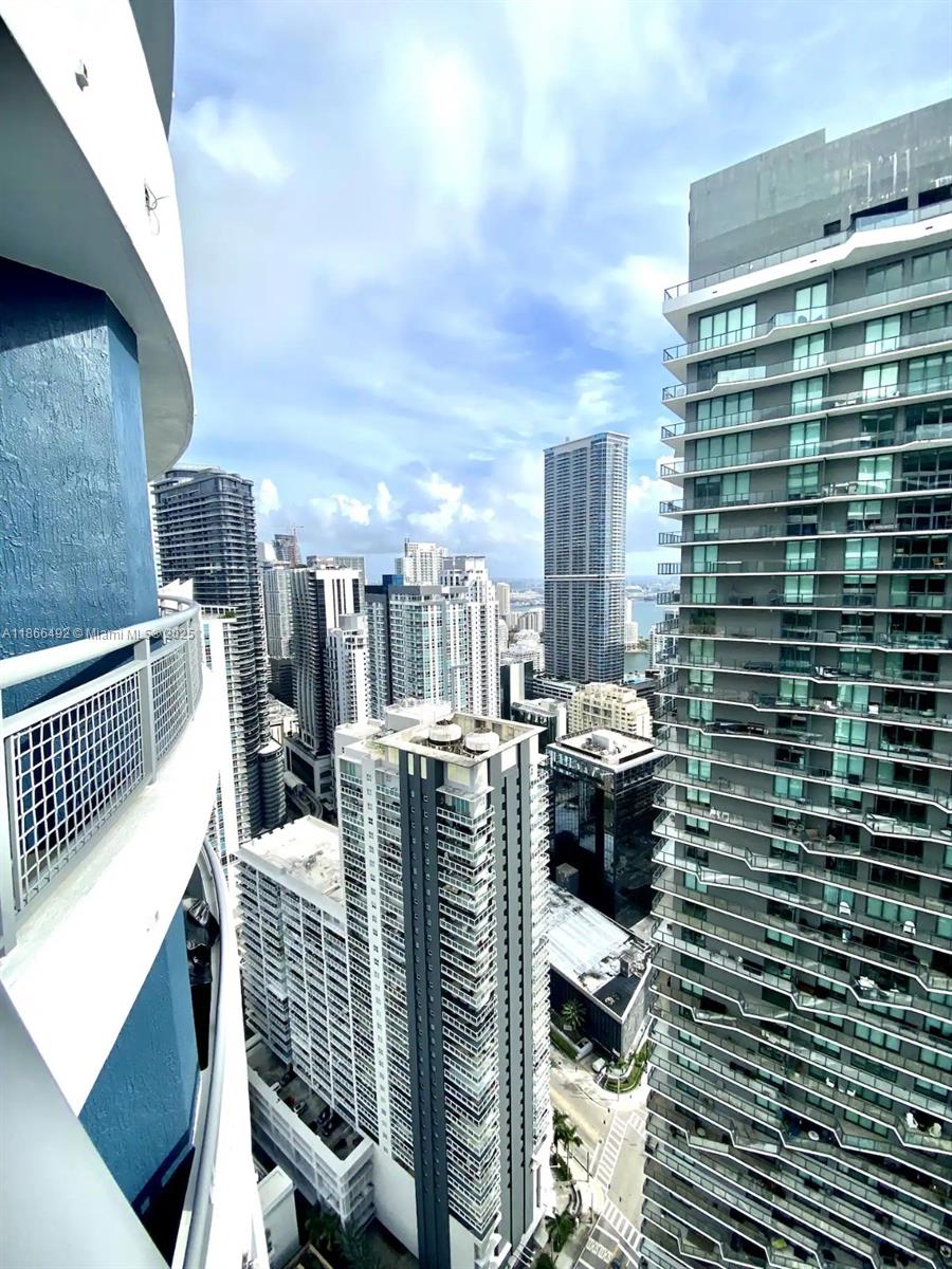 INFINITY AT BRICKELL COND - Residential