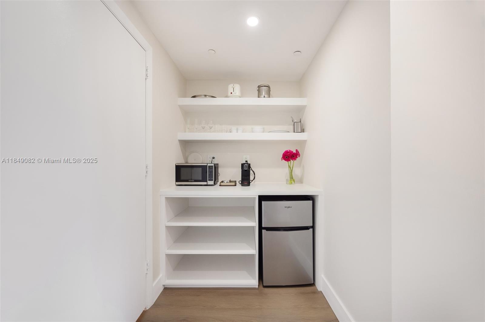 MUTINY PARK CONDO - Residential