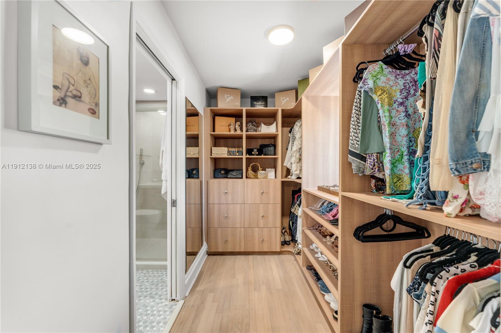 HOLLYWOOD - Residential