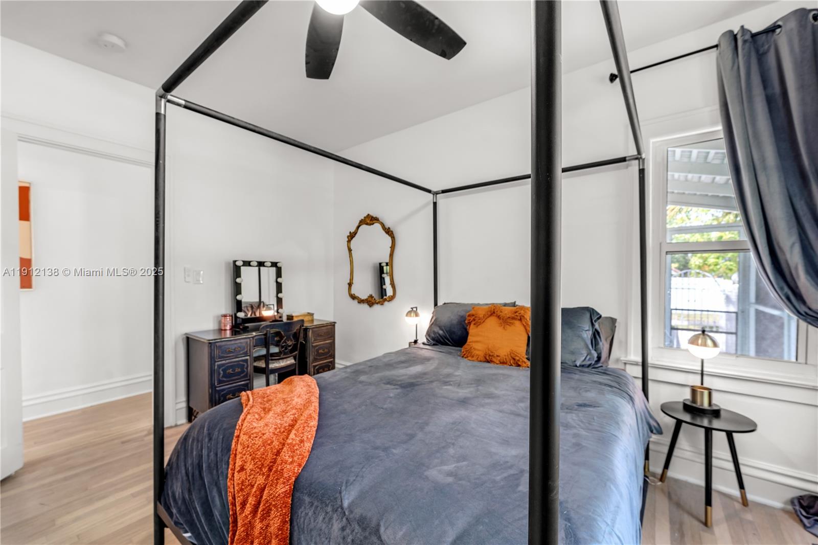 HOLLYWOOD - Residential