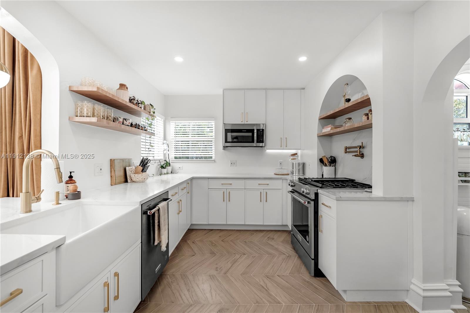 HOLLYWOOD - Residential