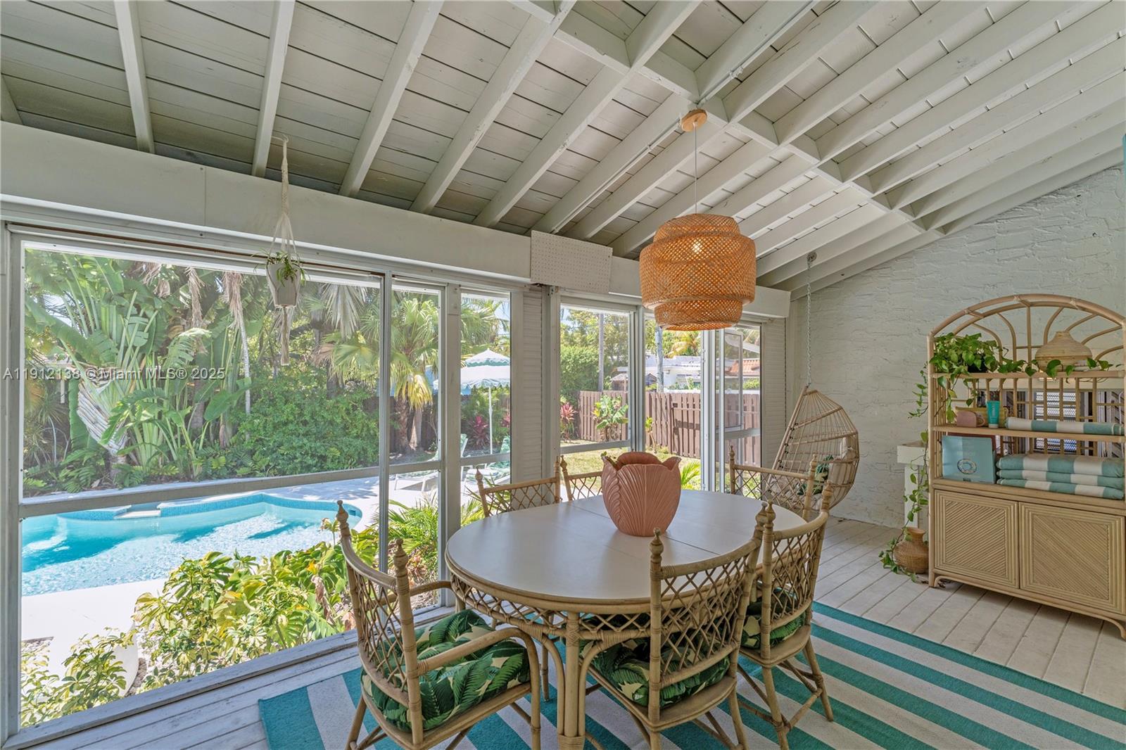 HOLLYWOOD - Residential