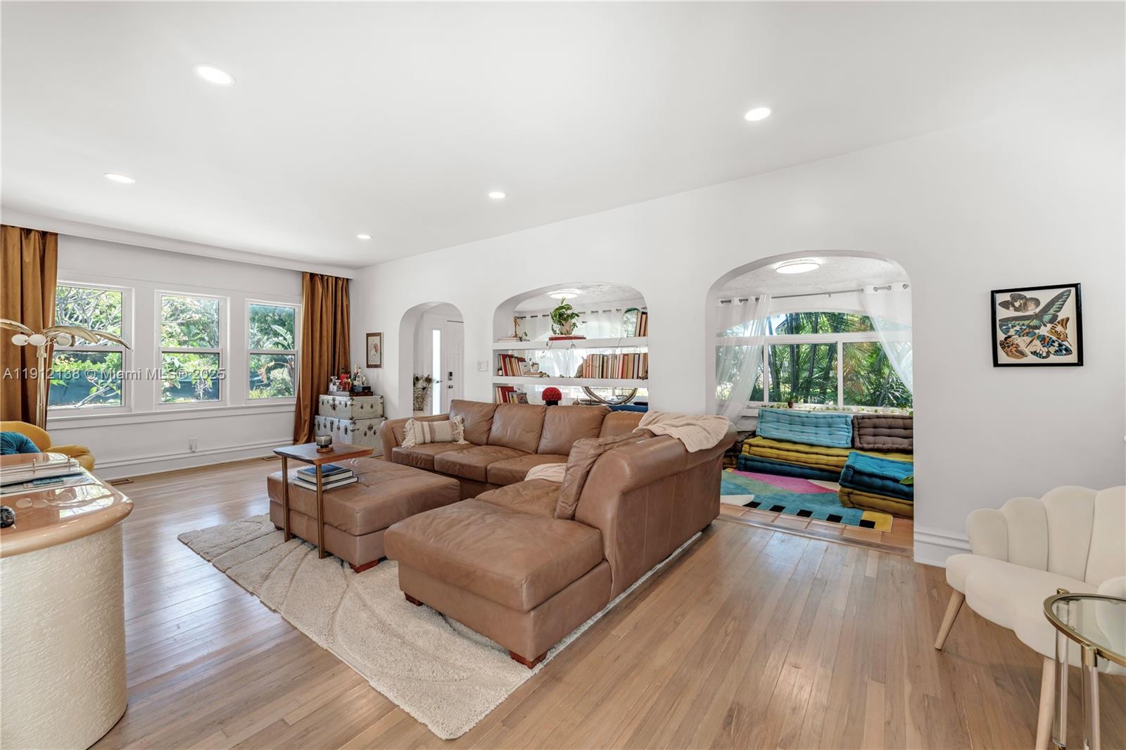 HOLLYWOOD - Residential