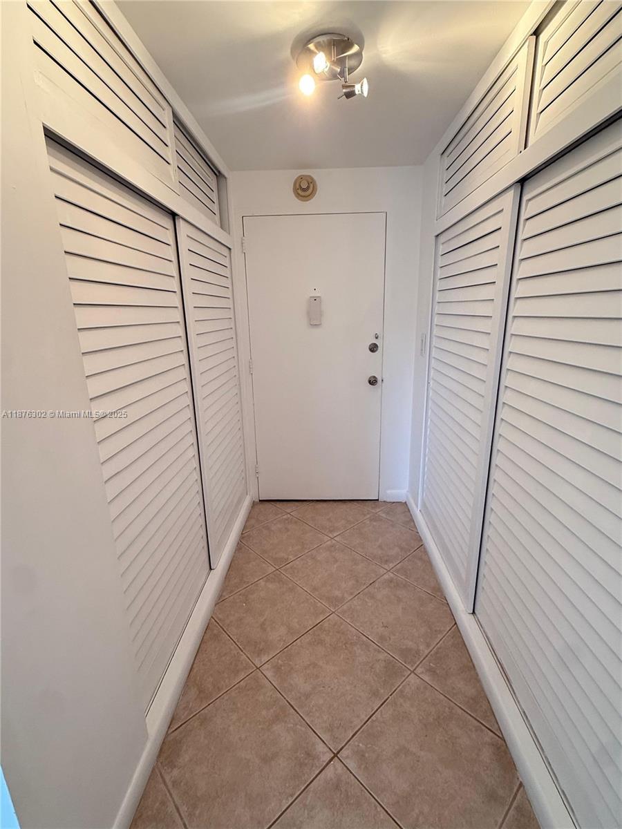 BRICKELL BAY TOWER CONDO - Residential Lease