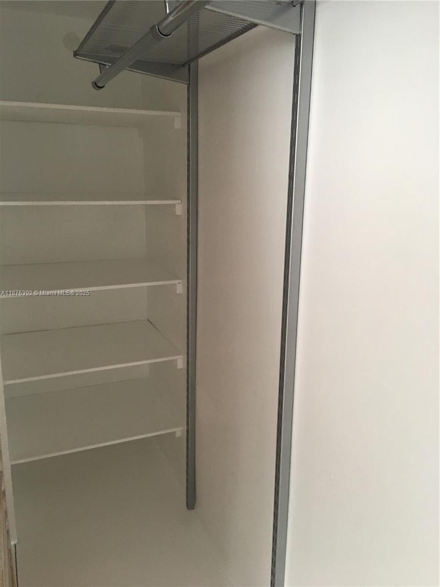 BRICKELL BAY TOWER CONDO - Residential Lease