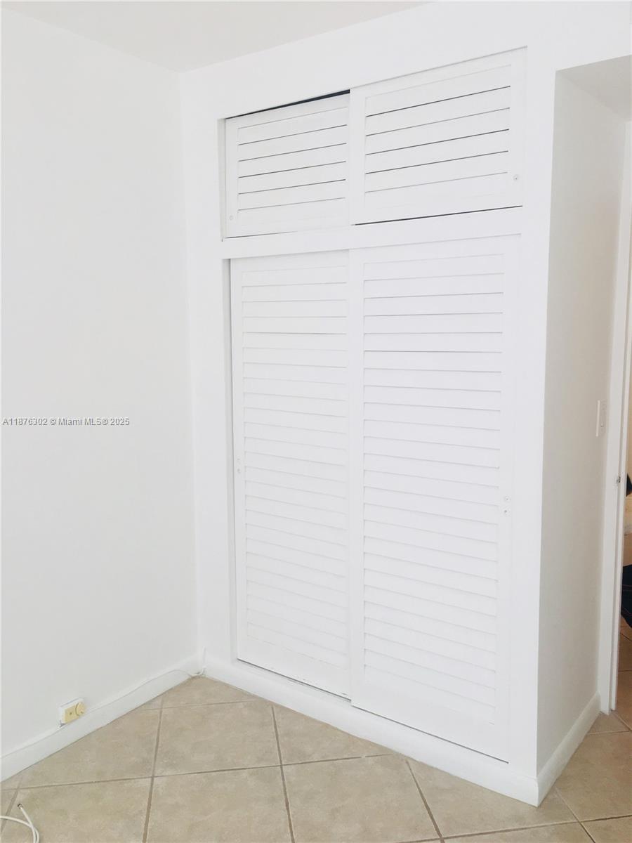 BRICKELL BAY TOWER CONDO - Residential Lease