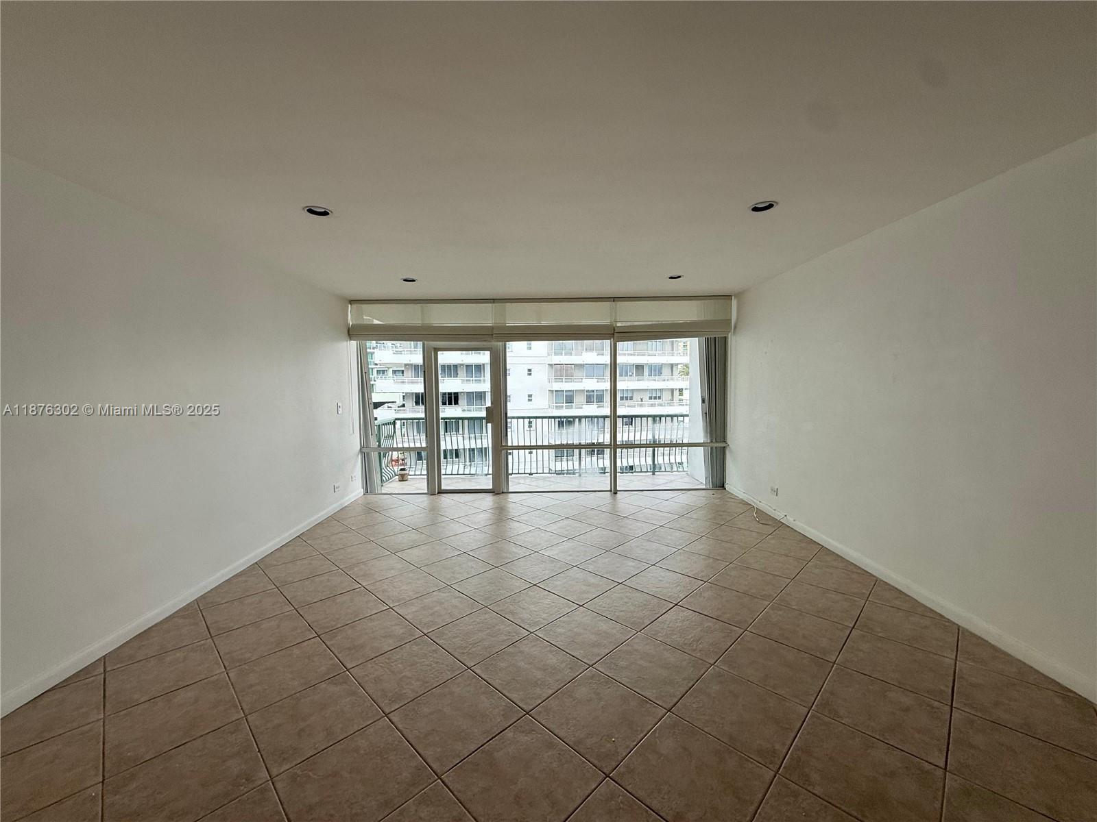 BRICKELL BAY TOWER CONDO - Residential Lease