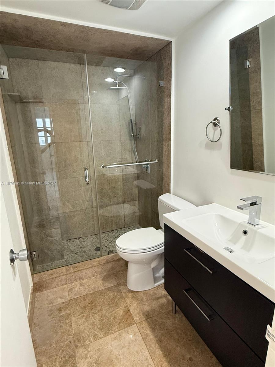 BRICKELL BAY TOWER CONDO - Residential Lease