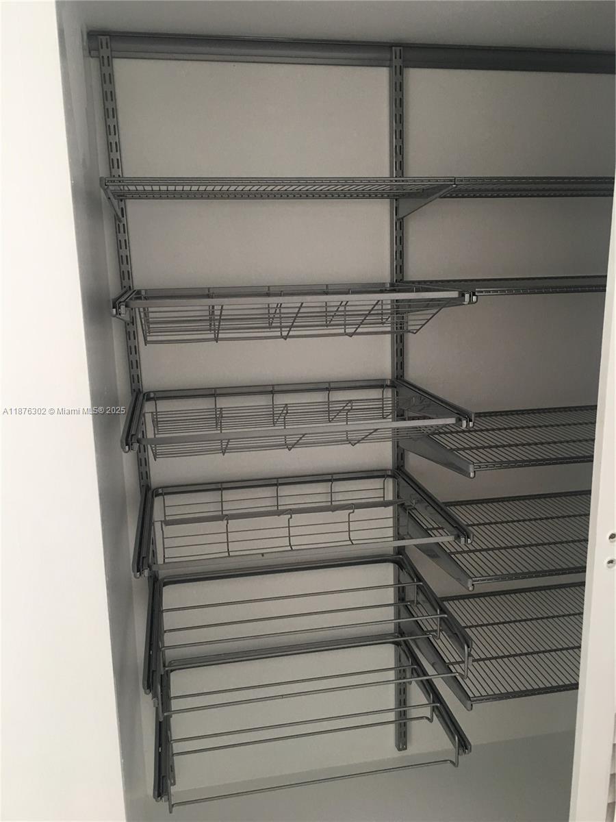 BRICKELL BAY TOWER CONDO - Residential Lease