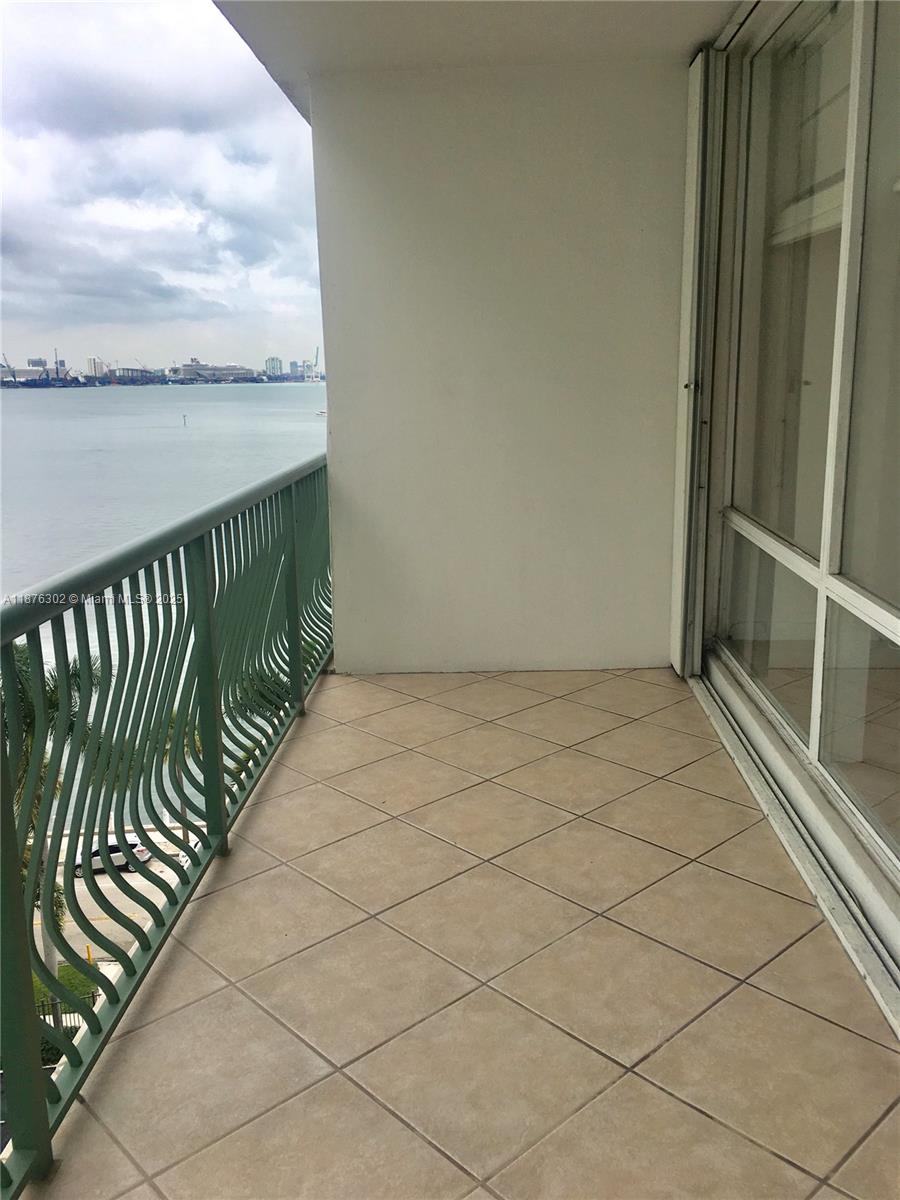 BRICKELL BAY TOWER CONDO - Residential Lease