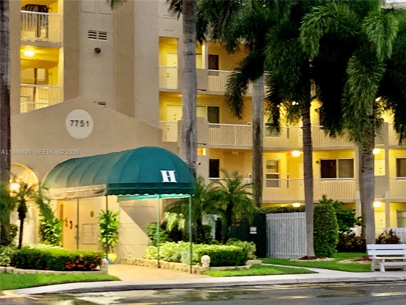 SOUTHAMPTON CONDOMINIUM H - Residential