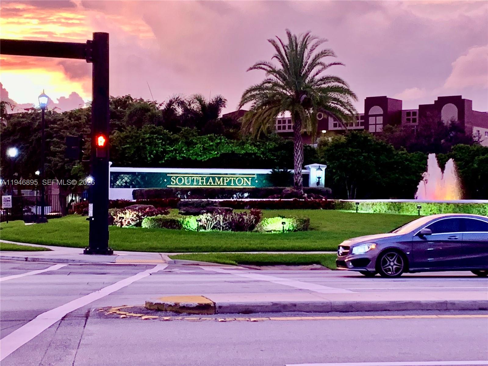 SOUTHAMPTON CONDOMINIUM H - Residential