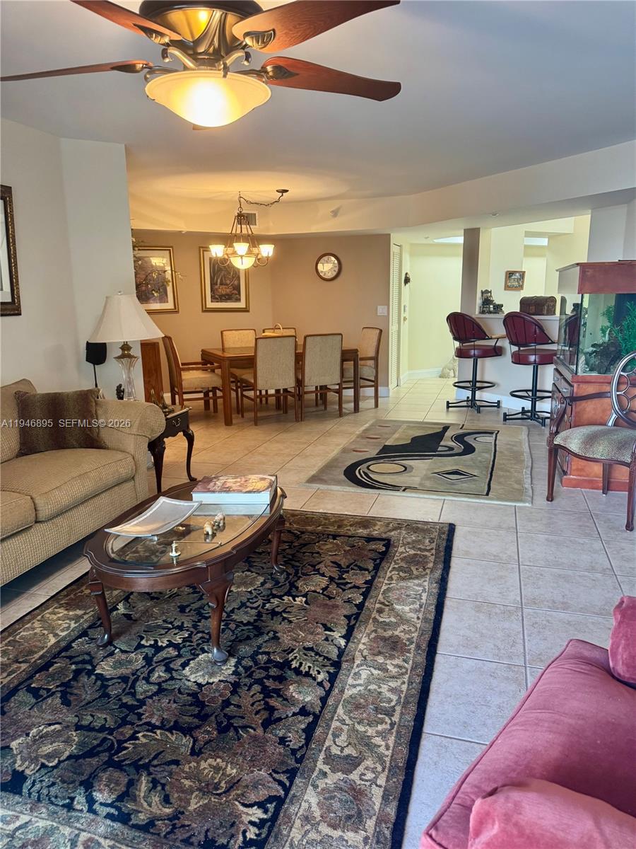 SOUTHAMPTON CONDOMINIUM H - Residential