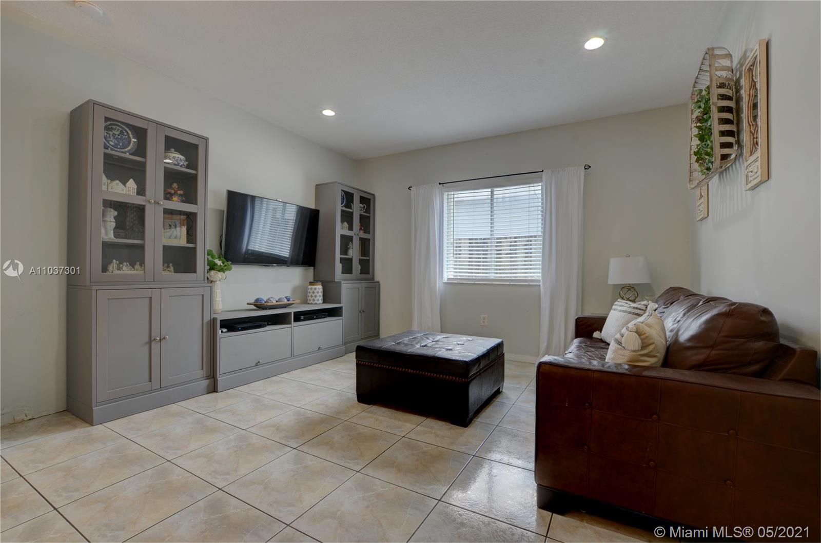 MONACO ESTATES AT KENDALL - Residential