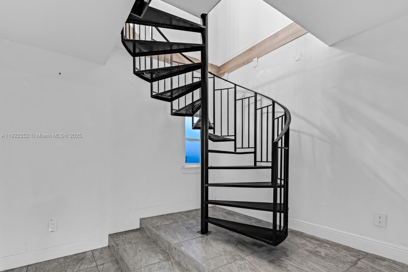 LYONS PARK - Residential