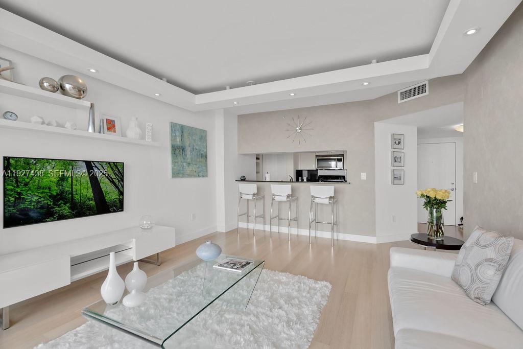 BAYVIEW CONDO AT NORTH BA - Residential