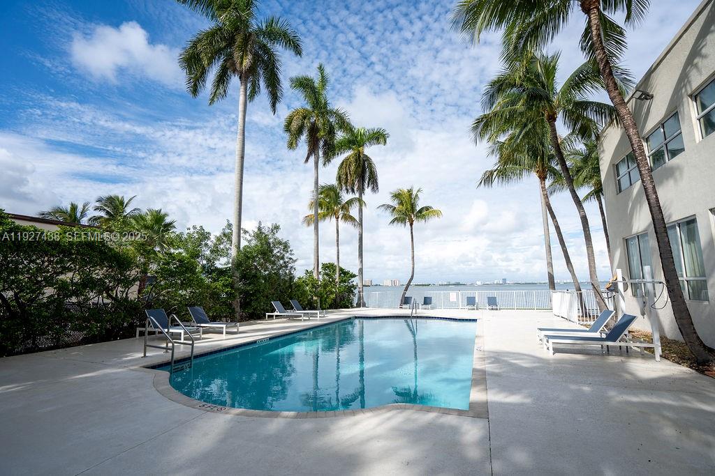 BAYVIEW CONDO AT NORTH BA - Residential