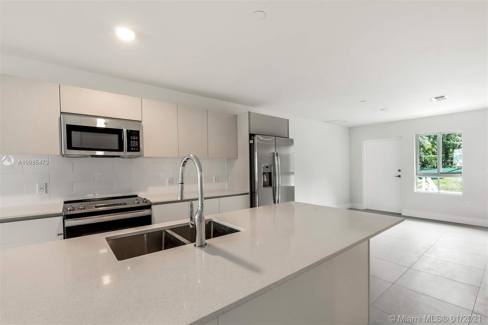 WESTSIDE AVENTURA - Residential Lease
