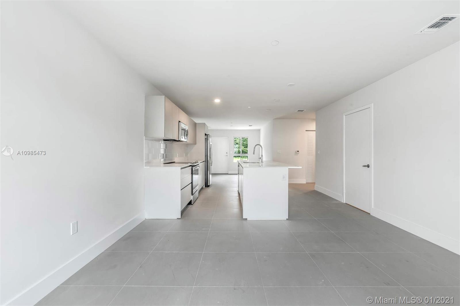 WESTSIDE AVENTURA - Residential Lease