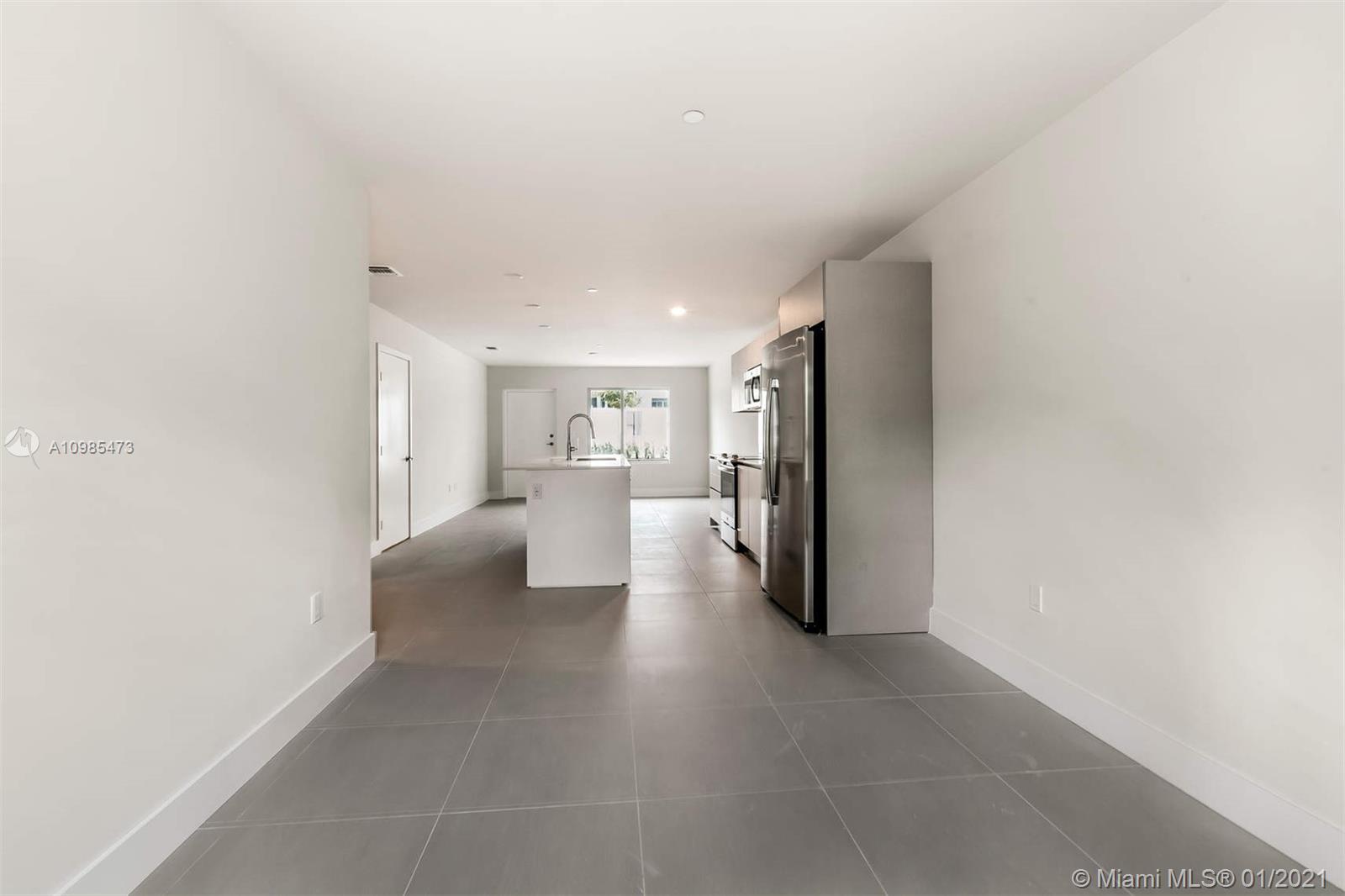 WESTSIDE AVENTURA - Residential Lease