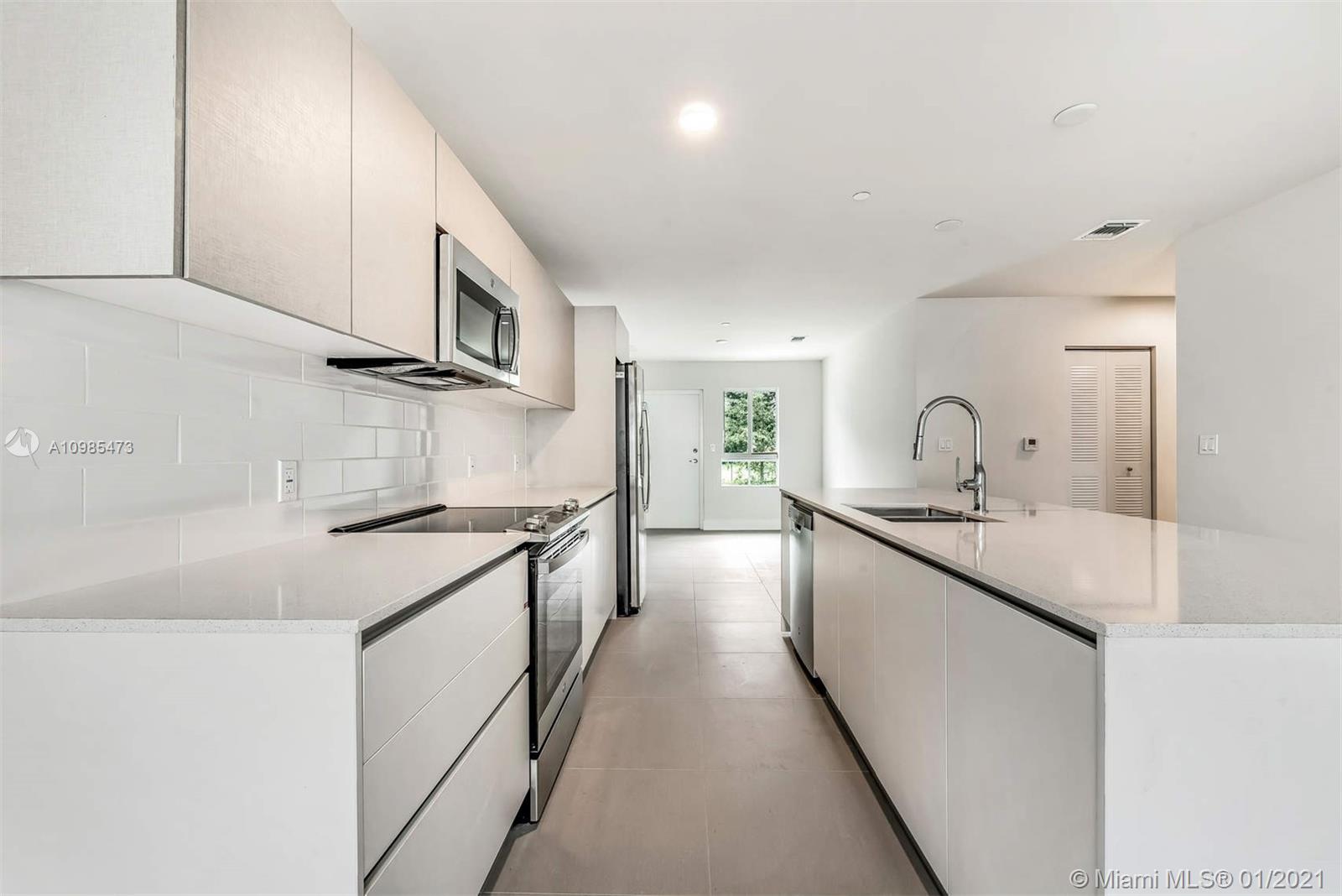 WESTSIDE AVENTURA - Residential Lease