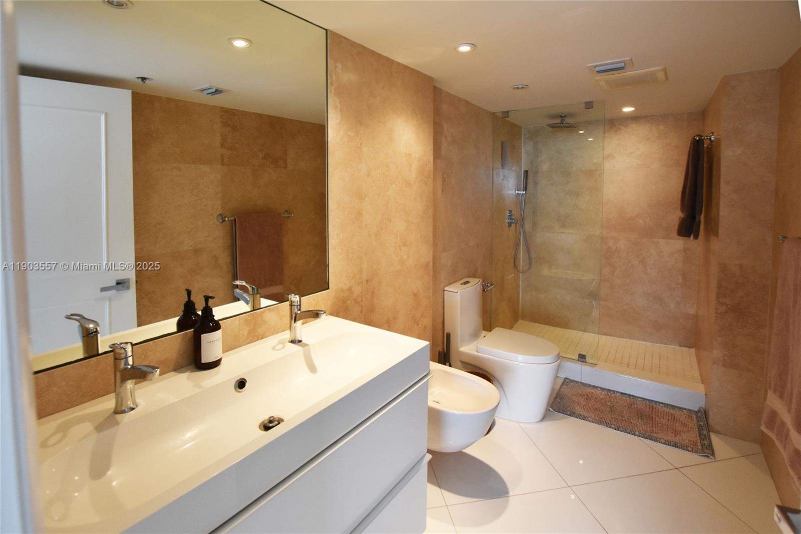 BRICKELL KEY II CONDO - Residential Lease