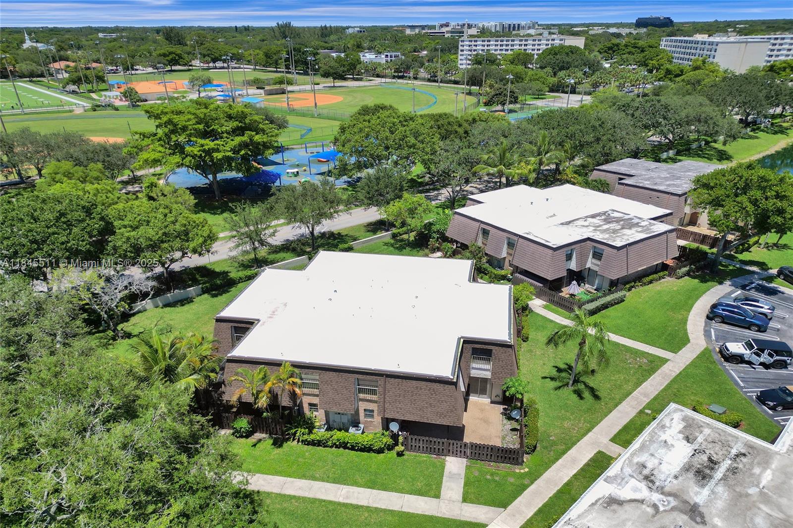 PARKSIDE - Residential