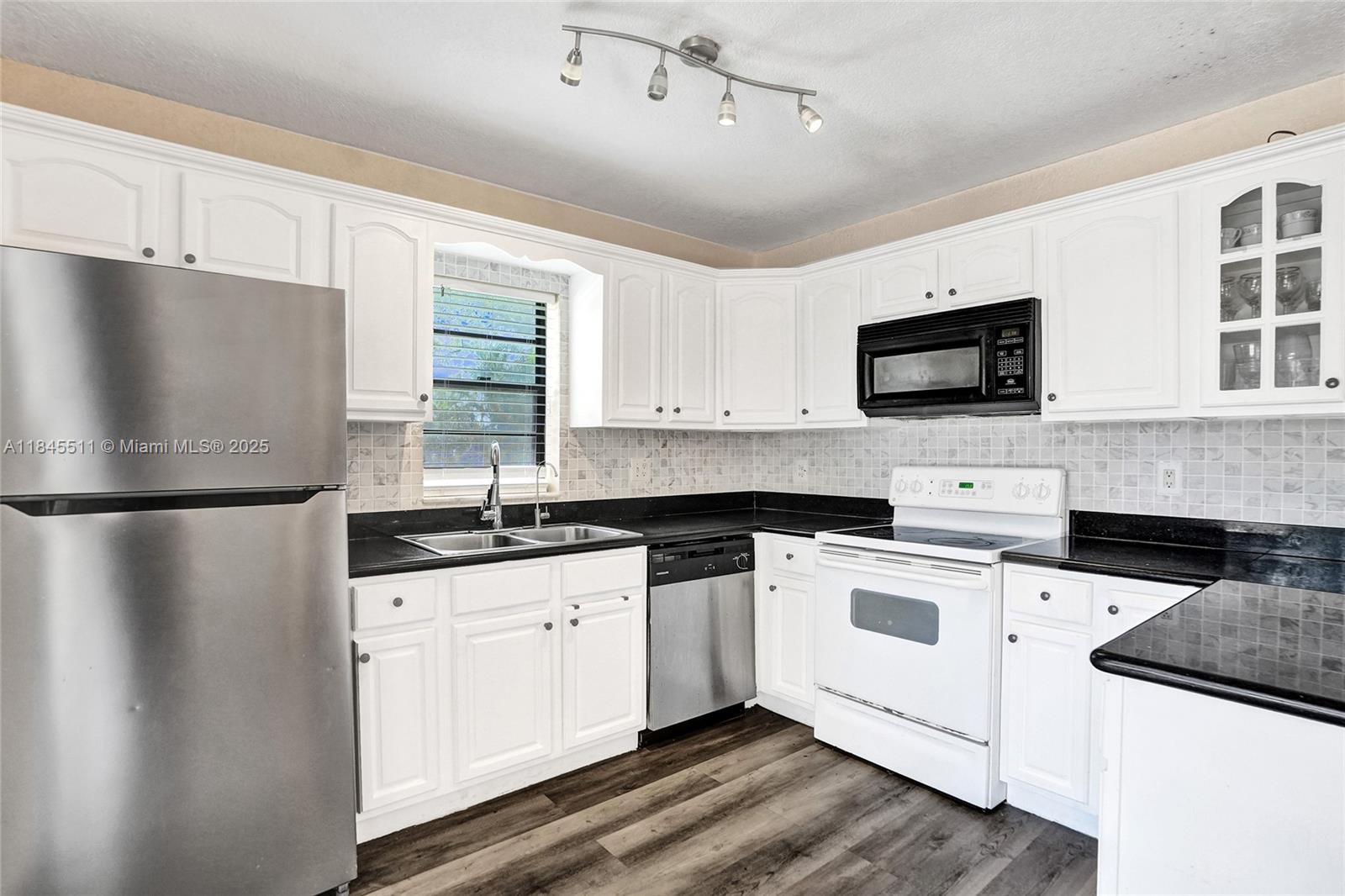 PARKSIDE - Residential