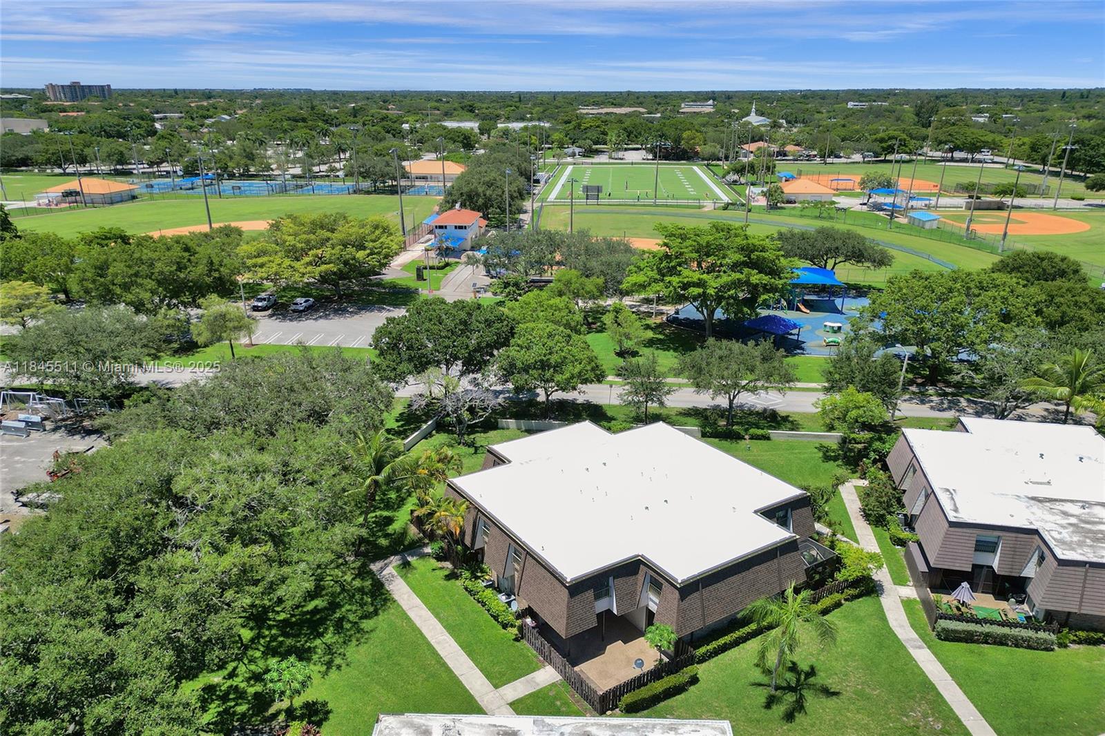 PARKSIDE - Residential